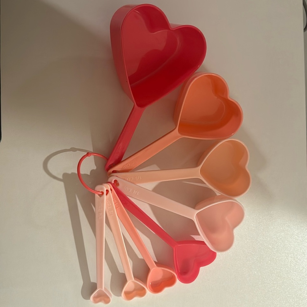 target exclusive heart measuring cup 8 piece set